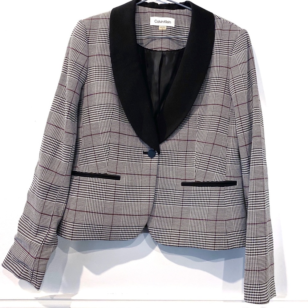 Calvin Klein NWOT Blazer Size 6